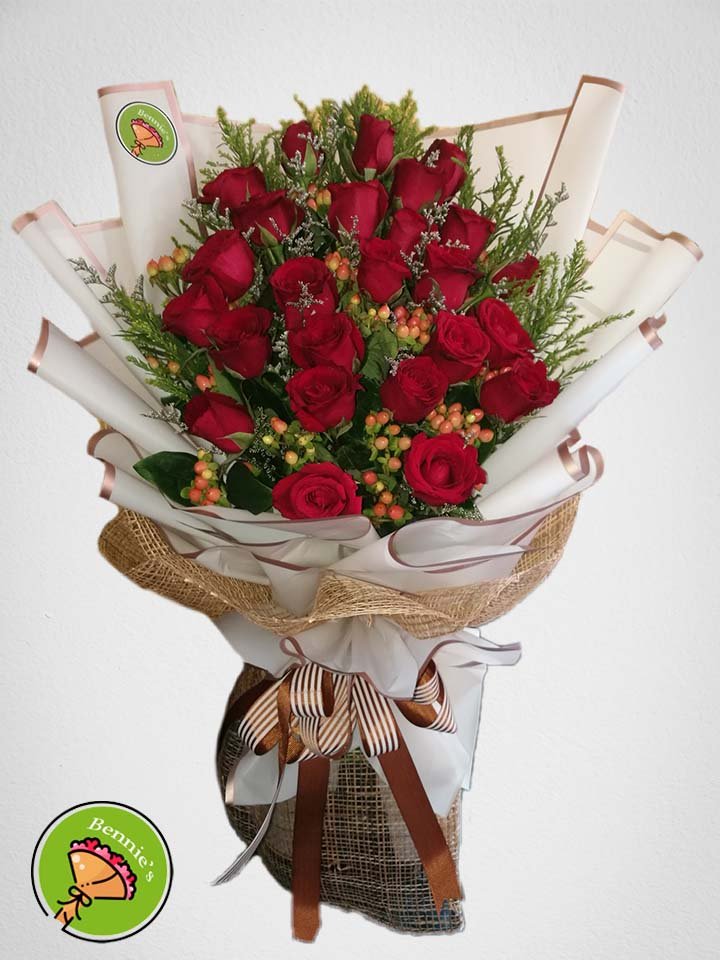local roses, rose bouquet, bennies flowers, elegant bouquet, roses arrangement