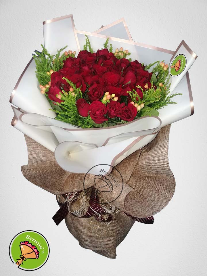 rose bouquet, bouquet, bennies flowers, red roses