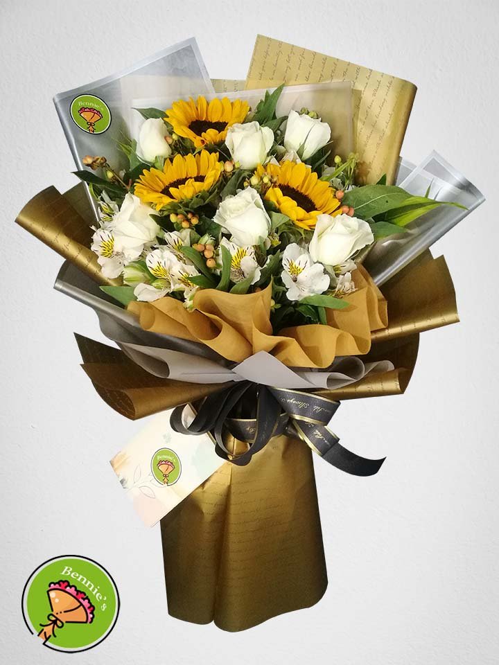 elegant bouquet, sunflower bouquet, sunflower and roses, rose bouquet, bennies flowers, sunflower arrangement